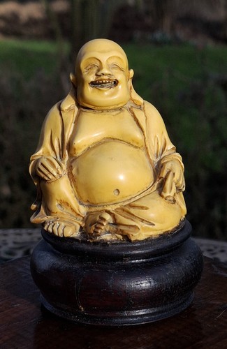 Harz figur auf holzsockel - holzsockel,